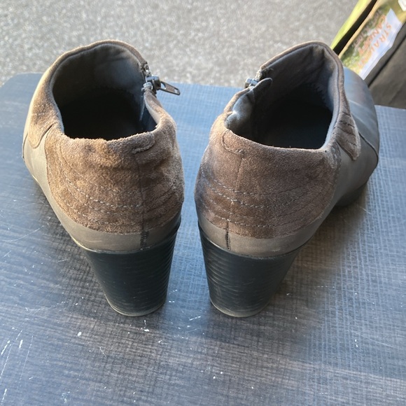 Clarks ladies suede leather booties size 11 - Picture 4 of 7